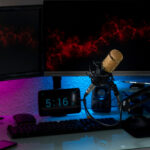 How to make a clean and smooth layout for this podcast setup with overlays and transitions